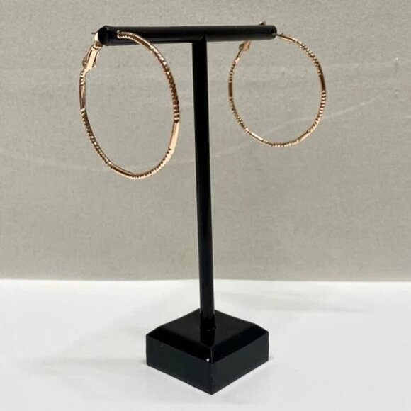 Hoop Earrings Round Elegant Detailed Rose Gold Tone 1 1/2" Fashion Jewelry EUC - Picture 5 of 6